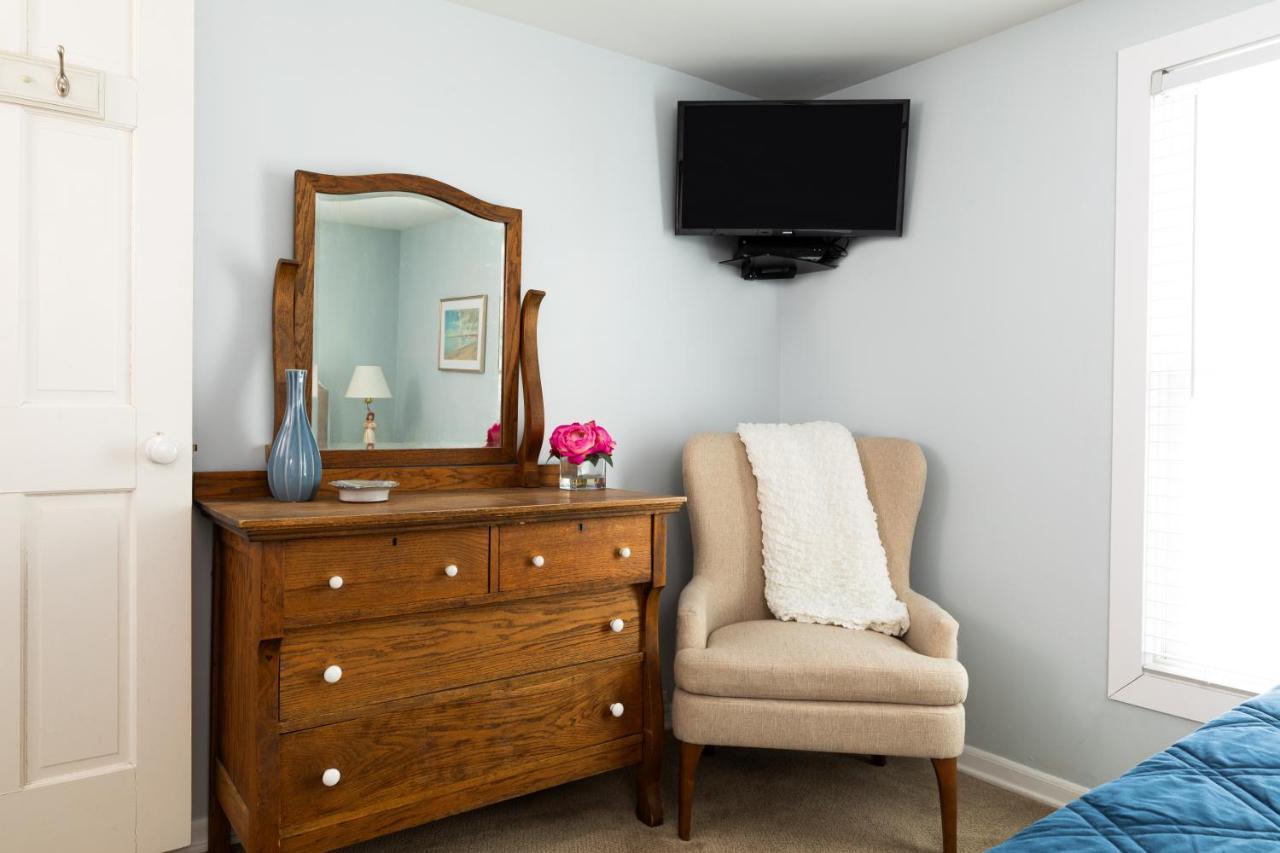 גרנד הייבן Looking Glass Beachfront Inn מראה חיצוני תמונה